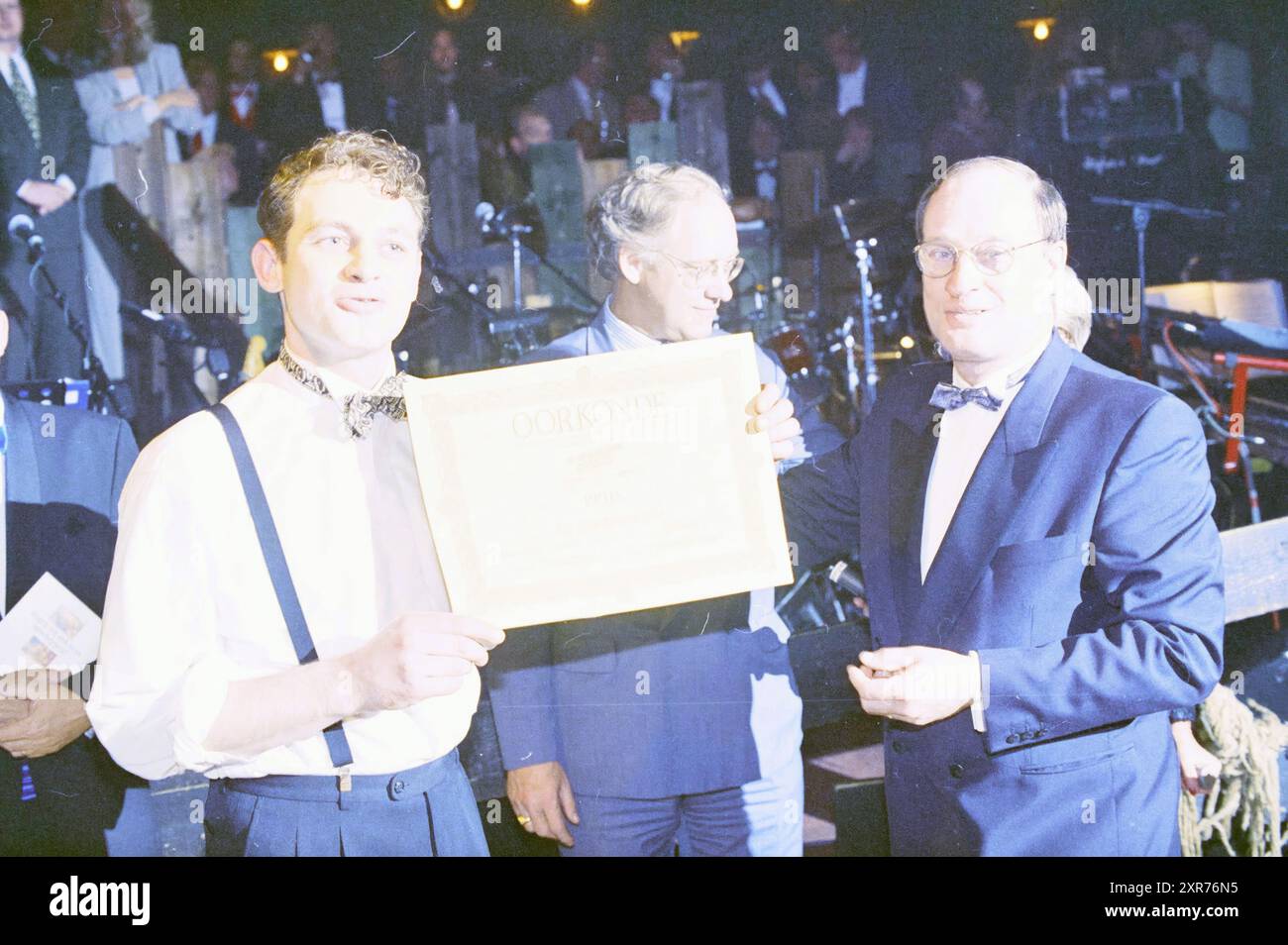 BEST Night, Claus, 11.06.1994, Whizgle Dutch News: Historical Images Tailored for the Future. Erkunden Sie die Vergangenheit der Niederlande mit modernen Perspektiven durch Bilder von niederländischen Agenturen. Verbinden der Ereignisse von gestern mit den Erkenntnissen von morgen. Begeben Sie sich auf eine zeitlose Reise mit Geschichten, die unsere Zukunft prägen. Stockfoto