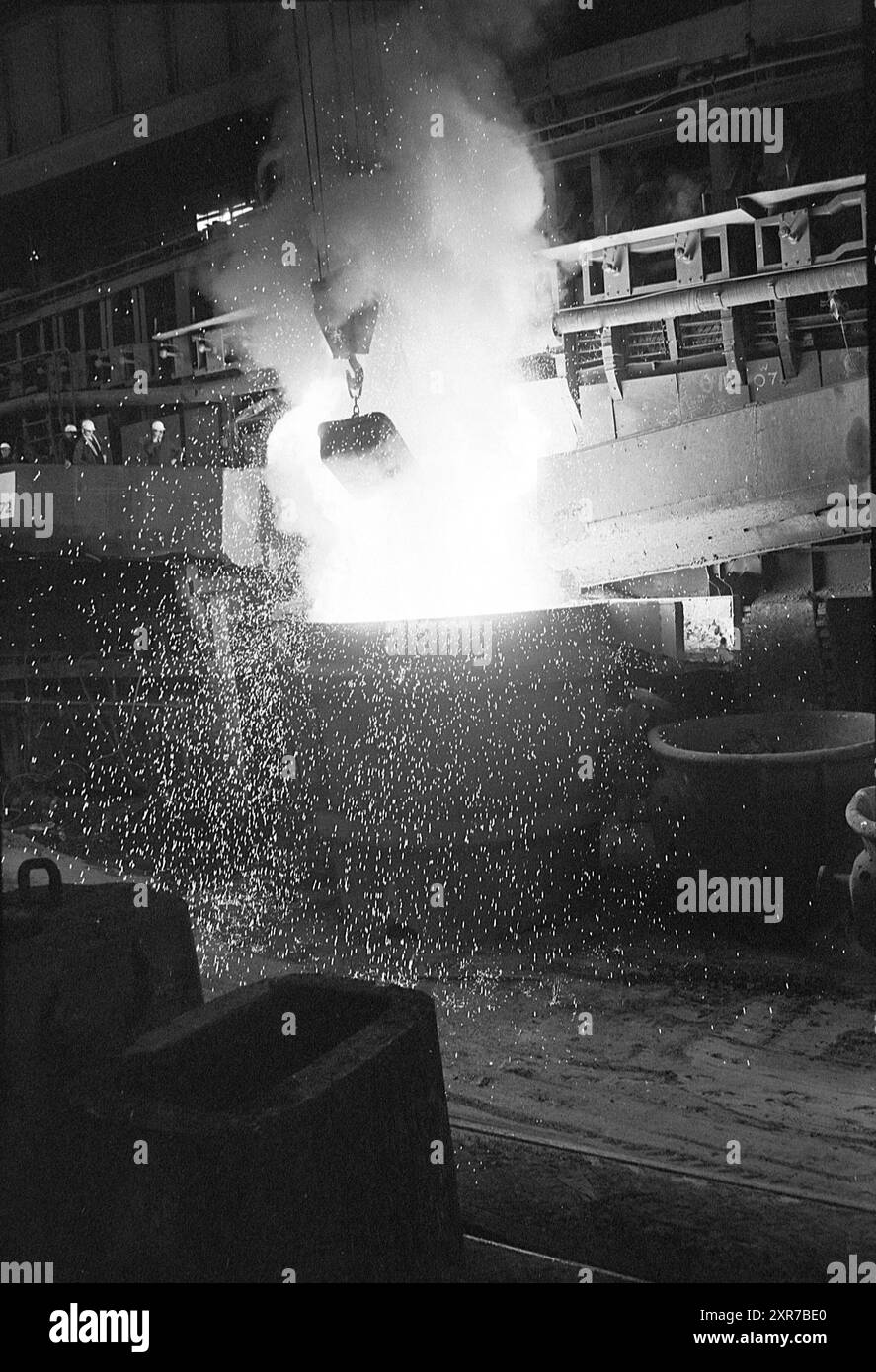 Neueste Martin Stahlfabrik, Fabriken, Fertigung, Werkstätten, 19-05-1972, Whizgle Dutch News: historische Bilder für die Zukunft. Erkunden Sie die Vergangenheit der Niederlande mit modernen Perspektiven durch Bilder von niederländischen Agenturen. Verbinden der Ereignisse von gestern mit den Erkenntnissen von morgen. Begeben Sie sich auf eine zeitlose Reise mit Geschichten, die unsere Zukunft prägen. Stockfoto