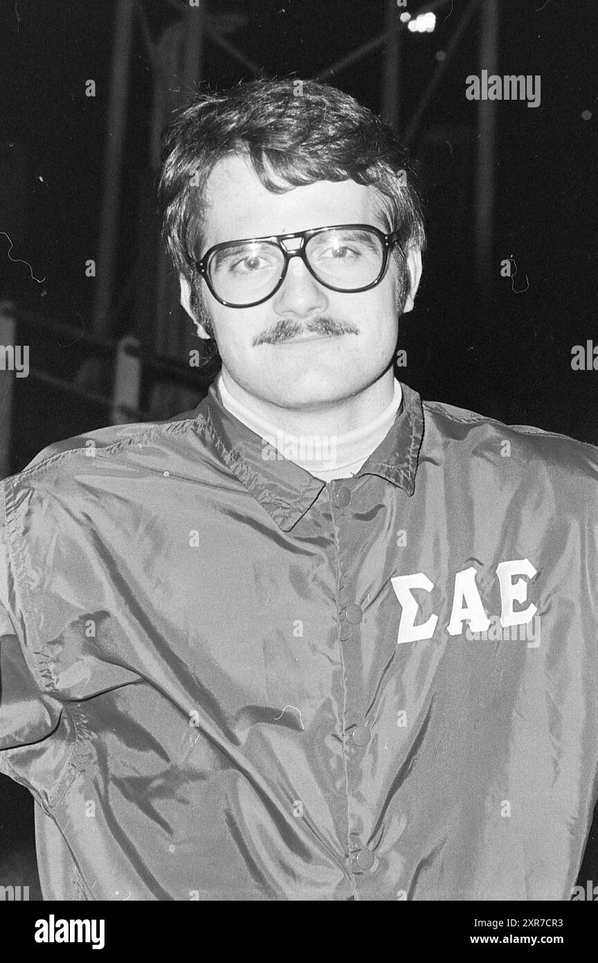 American Baseballspieler Hit Nicols, Baseball, 12-04-1973, Whizgle Dutch News: Historical Images Tailored for the Future. Erkunden Sie die Vergangenheit der Niederlande mit modernen Perspektiven durch Bilder von niederländischen Agenturen. Verbinden der Ereignisse von gestern mit den Erkenntnissen von morgen. Begeben Sie sich auf eine zeitlose Reise mit Geschichten, die unsere Zukunft prägen. Stockfoto