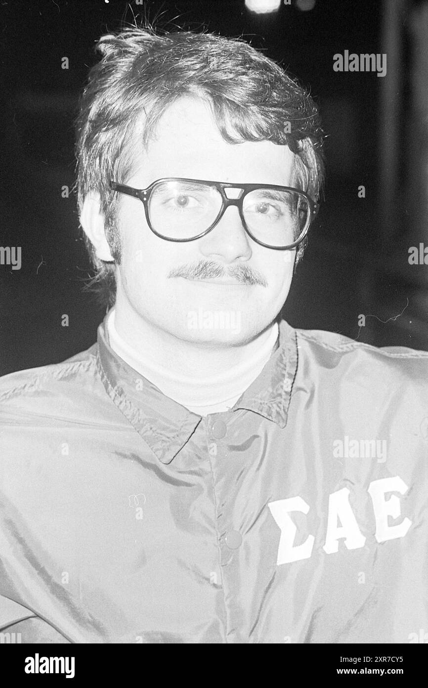 American Baseballspieler Hit Nicols, Baseball, 12-04-1973, Whizgle Dutch News: Historical Images Tailored for the Future. Erkunden Sie die Vergangenheit der Niederlande mit modernen Perspektiven durch Bilder von niederländischen Agenturen. Verbinden der Ereignisse von gestern mit den Erkenntnissen von morgen. Begeben Sie sich auf eine zeitlose Reise mit Geschichten, die unsere Zukunft prägen. Stockfoto