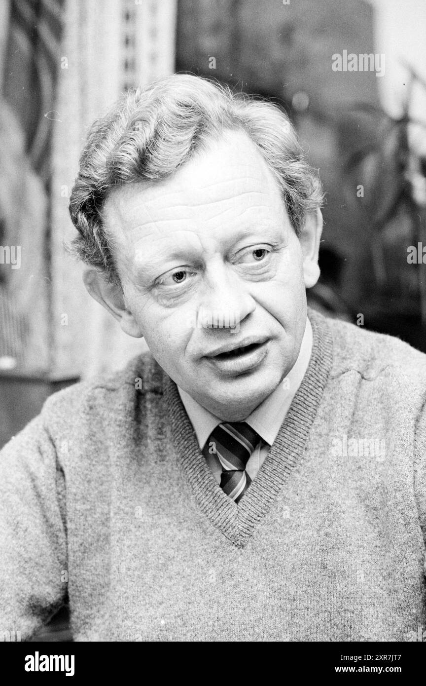 Alderman van Noort VVD, Aldermen, 19-05-1982, Whizgle Dutch News: Historical Images Tailored for the Future. Erkunden Sie die Vergangenheit der Niederlande mit modernen Perspektiven durch Bilder von niederländischen Agenturen. Verbinden der Ereignisse von gestern mit den Erkenntnissen von morgen. Begeben Sie sich auf eine zeitlose Reise mit Geschichten, die unsere Zukunft prägen. Stockfoto