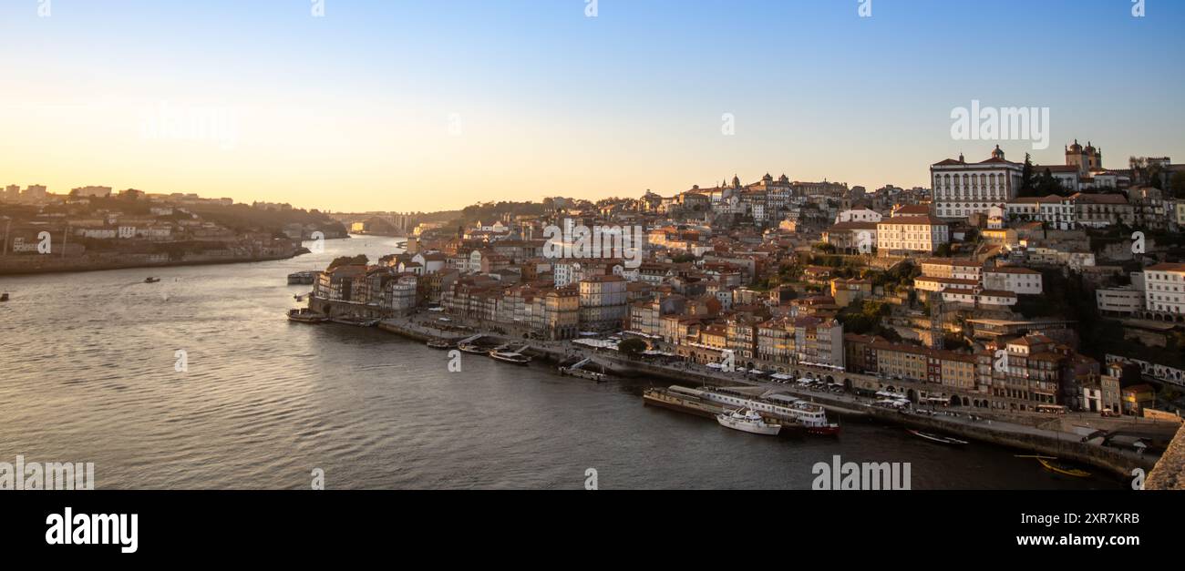 Blick auf die Stadt Porto und das Viertel Ribeira in Portugal Stockfoto
