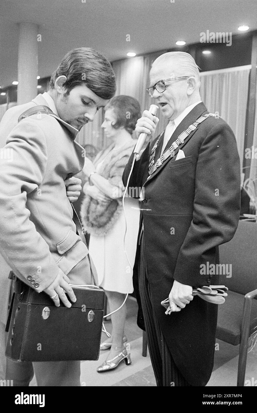 Neujahrsempfang Beverwijk, Neujahrsempfänge, 01.05.1970, Whizgle Dutch News: Historische Bilder für die Zukunft. Erkunden Sie die Vergangenheit der Niederlande mit modernen Perspektiven durch Bilder von niederländischen Agenturen. Verbinden der Ereignisse von gestern mit den Erkenntnissen von morgen. Begeben Sie sich auf eine zeitlose Reise mit Geschichten, die unsere Zukunft prägen. Stockfoto