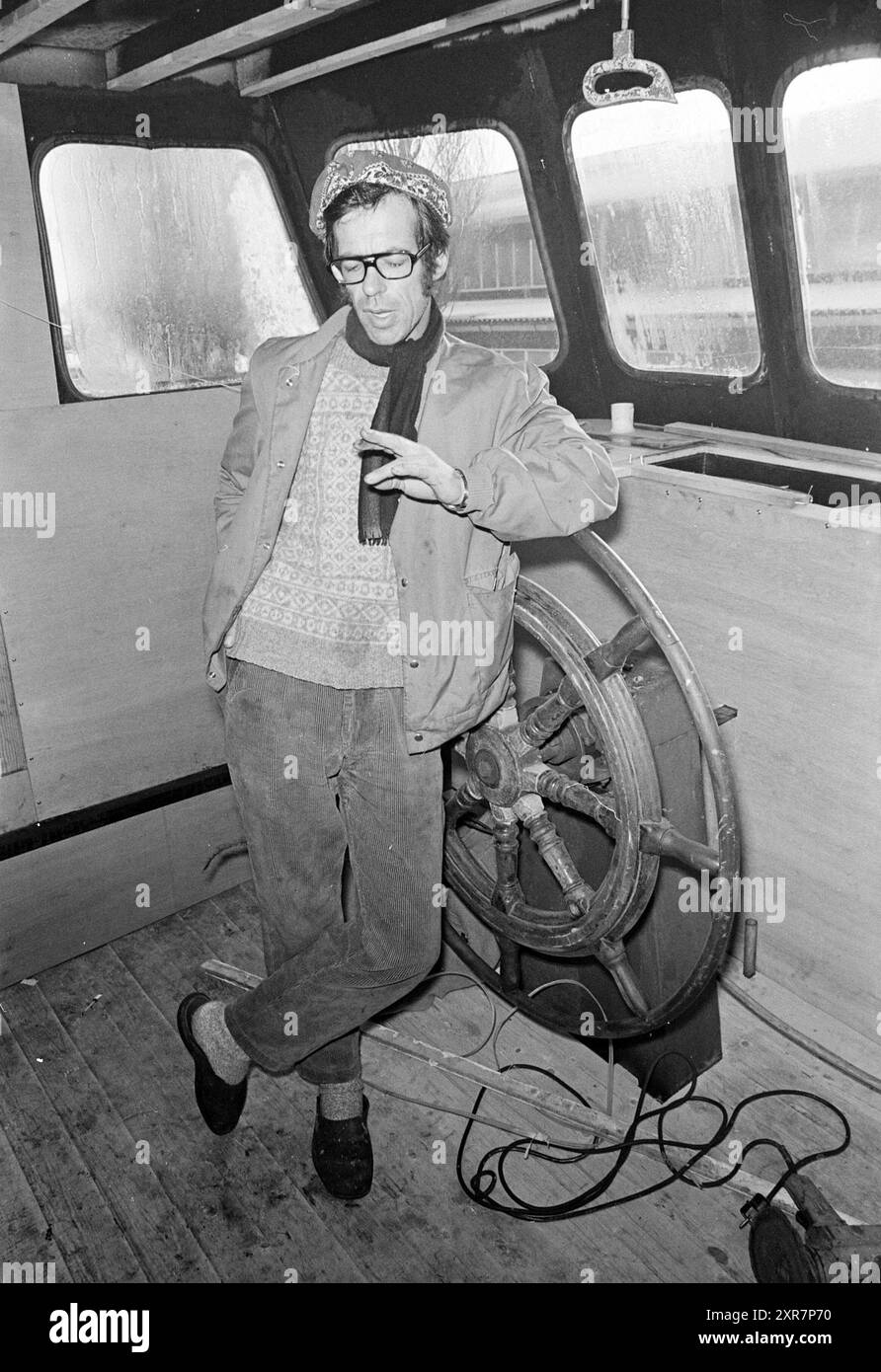 B. Peeters at Pirate Channel, Persons, Ships, 05-01-1971, Whizgle Dutch News: Historical Images Tailored for the Future. Erkunden Sie die Vergangenheit der Niederlande mit modernen Perspektiven durch Bilder von niederländischen Agenturen. Verbinden der Ereignisse von gestern mit den Erkenntnissen von morgen. Begeben Sie sich auf eine zeitlose Reise mit Geschichten, die unsere Zukunft prägen. Stockfoto