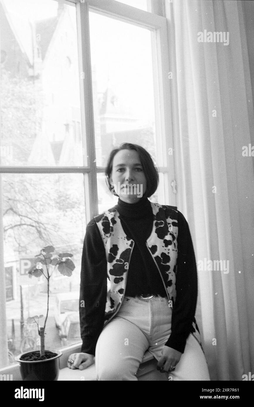 Jettie Brouwer, „The Ten“, 12. 10. 1992, Whizgle Dutch News: Historical Images Tailored for the Future. Erkunden Sie die Vergangenheit der Niederlande mit modernen Perspektiven durch Bilder von niederländischen Agenturen. Verbinden der Ereignisse von gestern mit den Erkenntnissen von morgen. Begeben Sie sich auf eine zeitlose Reise mit Geschichten, die unsere Zukunft prägen. Stockfoto