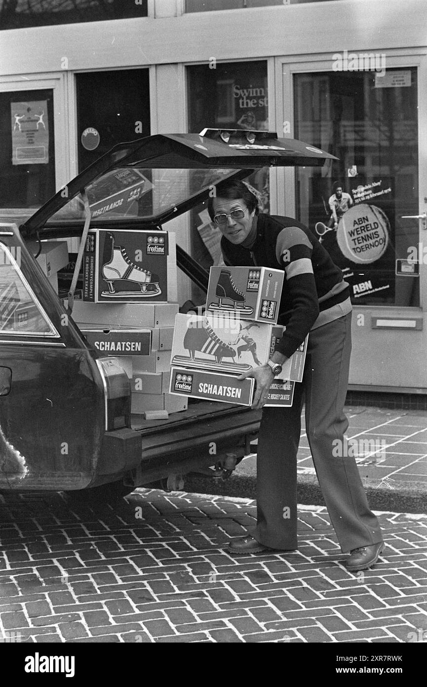 Skate Landing, Skating, 02-02-1976, Whizgle Dutch News: Historical Images Tailored for the Future. Erkunden Sie die Vergangenheit der Niederlande mit modernen Perspektiven durch Bilder von niederländischen Agenturen. Verbinden der Ereignisse von gestern mit den Erkenntnissen von morgen. Begeben Sie sich auf eine zeitlose Reise mit Geschichten, die unsere Zukunft prägen. Stockfoto