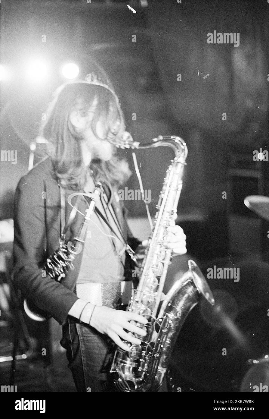 Van der Graaf Generator, Rockband aus Manchester, 02-01-1971, Whizgle Dutch News: Historical Images Tailored for the Future. Erkunden Sie die Vergangenheit der Niederlande mit modernen Perspektiven durch Bilder von niederländischen Agenturen. Verbinden der Ereignisse von gestern mit den Erkenntnissen von morgen. Begeben Sie sich auf eine zeitlose Reise mit Geschichten, die unsere Zukunft prägen. Stockfoto