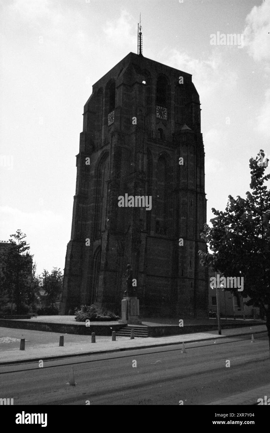 Rep. Leeuwarden, Villages and Cities, Leeuwarden, 22-08-1984, Whizgle Dutch News: Historical Images Tailored for the Future. Erkunden Sie die Vergangenheit der Niederlande mit modernen Perspektiven durch Bilder von niederländischen Agenturen. Verbinden der Ereignisse von gestern mit den Erkenntnissen von morgen. Begeben Sie sich auf eine zeitlose Reise mit Geschichten, die unsere Zukunft prägen. Stockfoto