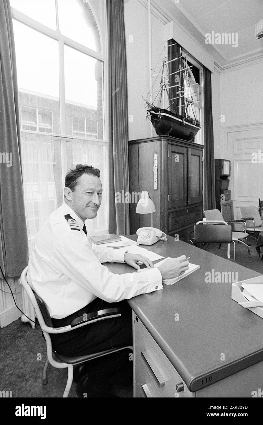 Report Navy, Medical Service, Leiden, Navy, Report, 29-08-1973, Whizgle Dutch News: Historical Images Tailored for the Future. Erkunden Sie die Vergangenheit der Niederlande mit modernen Perspektiven durch Bilder von niederländischen Agenturen. Verbinden der Ereignisse von gestern mit den Erkenntnissen von morgen. Begeben Sie sich auf eine zeitlose Reise mit Geschichten, die unsere Zukunft prägen. Stockfoto