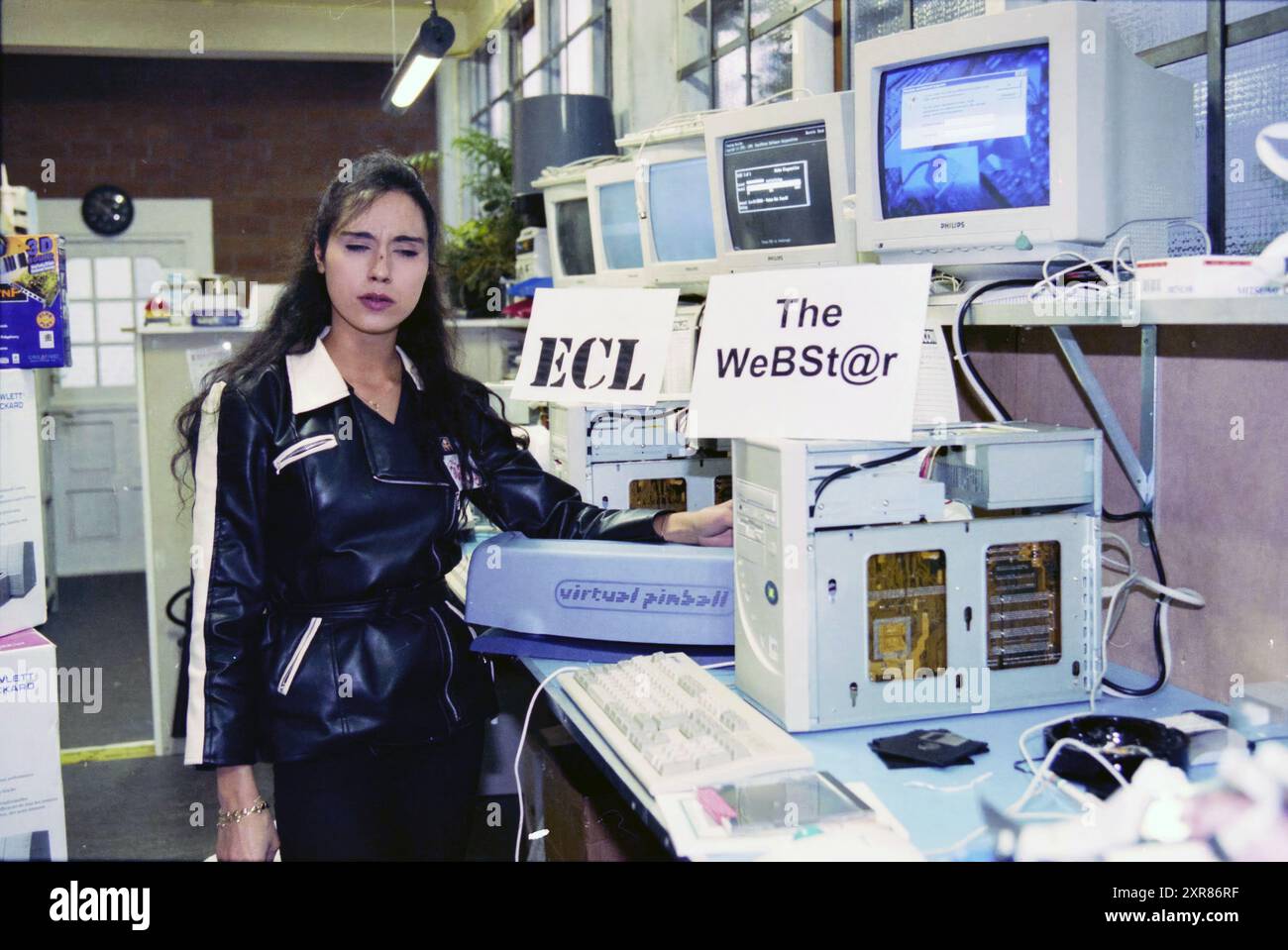 Nanette Poortman, Nature and Landscape, H'lem, Haarlem, Niederlande, 14-11-1996, Whizgle Dutch News: Historical Images Tailored for the Future. Erkunden Sie die Vergangenheit der Niederlande mit modernen Perspektiven durch Bilder von niederländischen Agenturen. Verbinden der Ereignisse von gestern mit den Erkenntnissen von morgen. Begeben Sie sich auf eine zeitlose Reise mit Geschichten, die unsere Zukunft prägen. Stockfoto