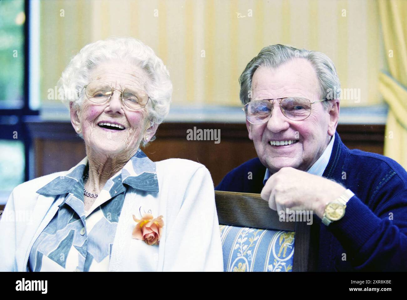 Frau Bekker, 100 Jahre alt, Dreefzicht, Haarlem, Niederlande, 26-10-1999, Whizgle Dutch News: Historical Images Tailored for the Future. Erkunden Sie die Vergangenheit der Niederlande mit modernen Perspektiven durch Bilder von niederländischen Agenturen. Verbinden der Ereignisse von gestern mit den Erkenntnissen von morgen. Begeben Sie sich auf eine zeitlose Reise mit Geschichten, die unsere Zukunft prägen. Stockfoto