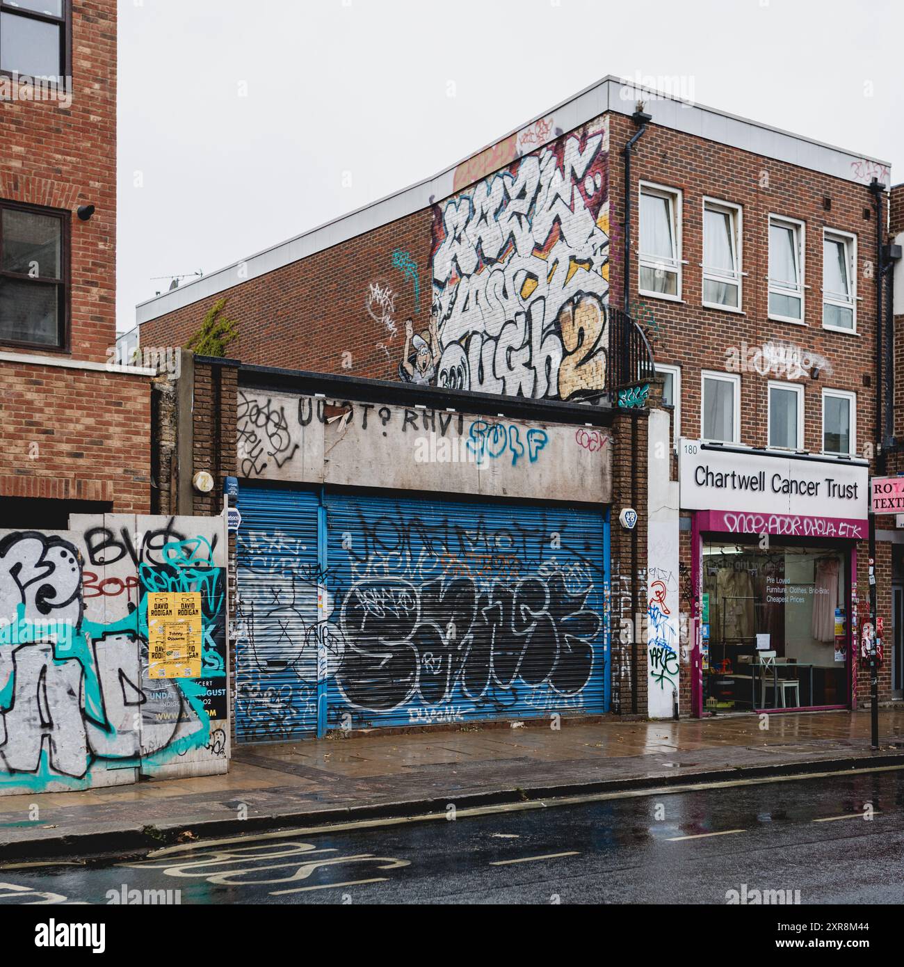 Banksys Londoner Tierserie: Die Szene, in der Banksys Heuling Wolf kurz vor dem Diebstahl gestanden hatte. Stockfoto Banksys Londoner Tierserie: Die Szene, in der Banksys Heuling Wolf kurz vor dem Diebstahl gestanden hatte. Stockfoto