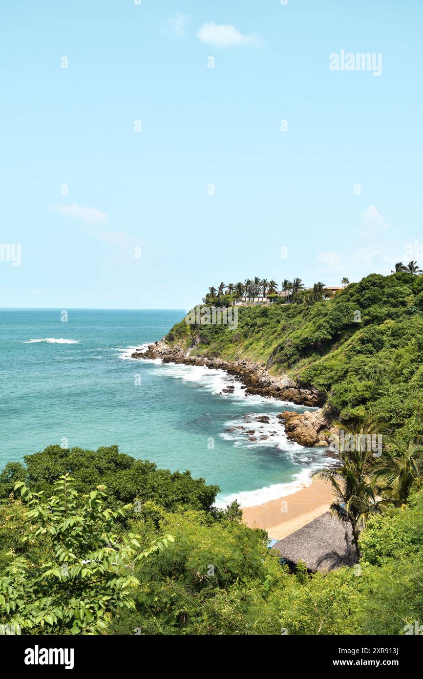 Blick auf den tropischen Strand Carrizalillo, Puerto Escondido, Oaxaca, Mexiko. Stockfoto