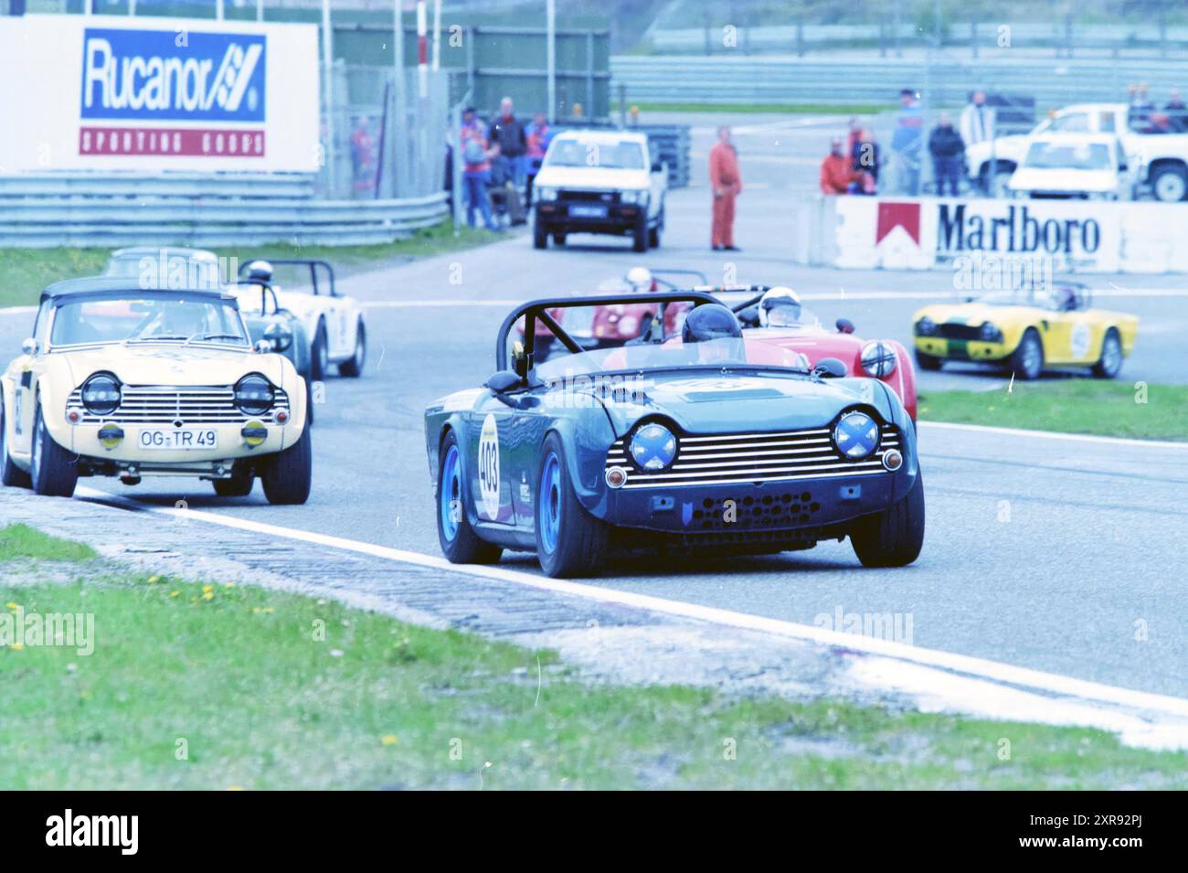 Historic Car Race, Zandvoort Circuit, Zandvoort, 10.05.1997, Whizgle Dutch News: Historische Bilder für die Zukunft. Erkunden Sie die Vergangenheit der Niederlande mit modernen Perspektiven durch Bilder von niederländischen Agenturen. Verbinden der Ereignisse von gestern mit den Erkenntnissen von morgen. Begeben Sie sich auf eine zeitlose Reise mit Geschichten, die unsere Zukunft prägen. Stockfoto