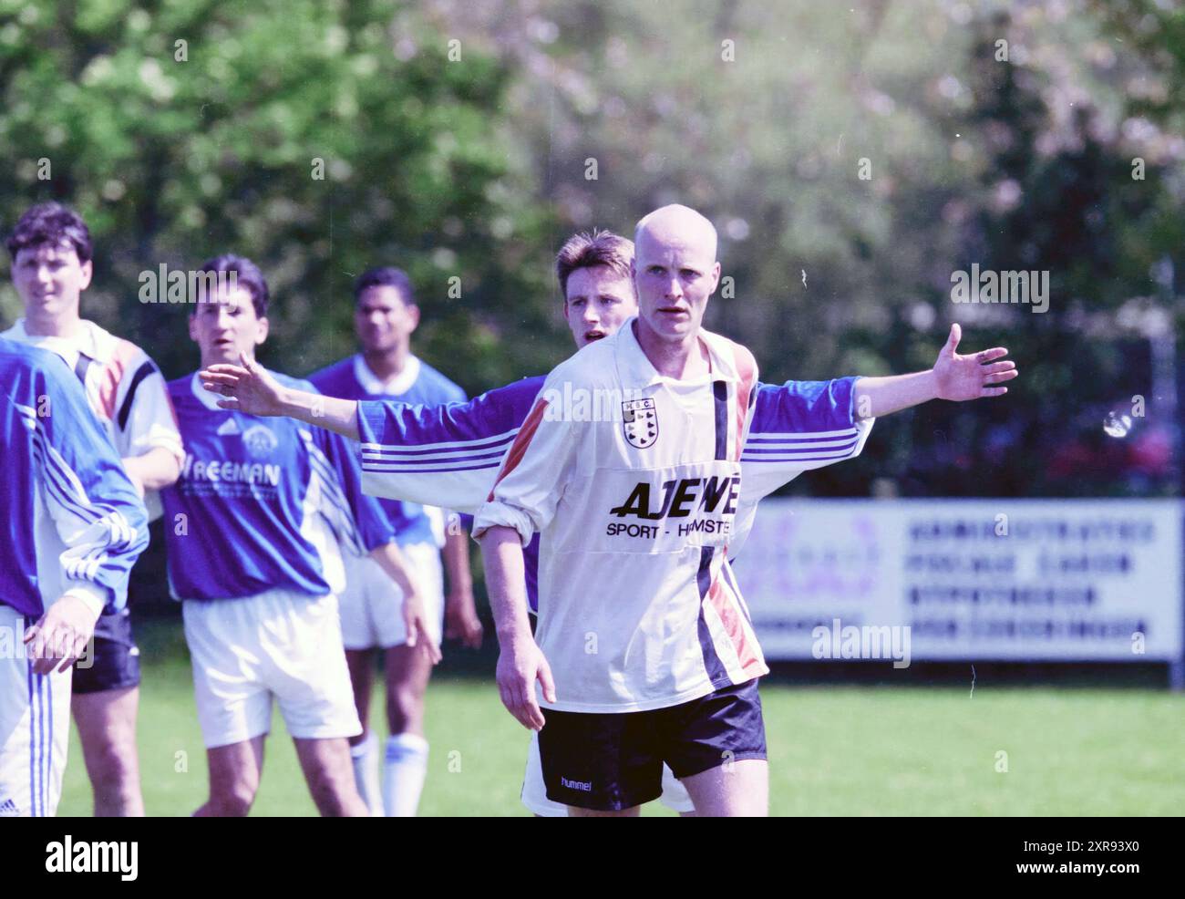 Football, HBC - Purmersteijn, 01-05-1999, Whizgle Dutch News: Historical Images Tailored for the Future. Erkunden Sie die Vergangenheit der Niederlande mit modernen Perspektiven durch Bilder von niederländischen Agenturen. Verbinden der Ereignisse von gestern mit den Erkenntnissen von morgen. Begeben Sie sich auf eine zeitlose Reise mit Geschichten, die unsere Zukunft prägen. Stockfoto