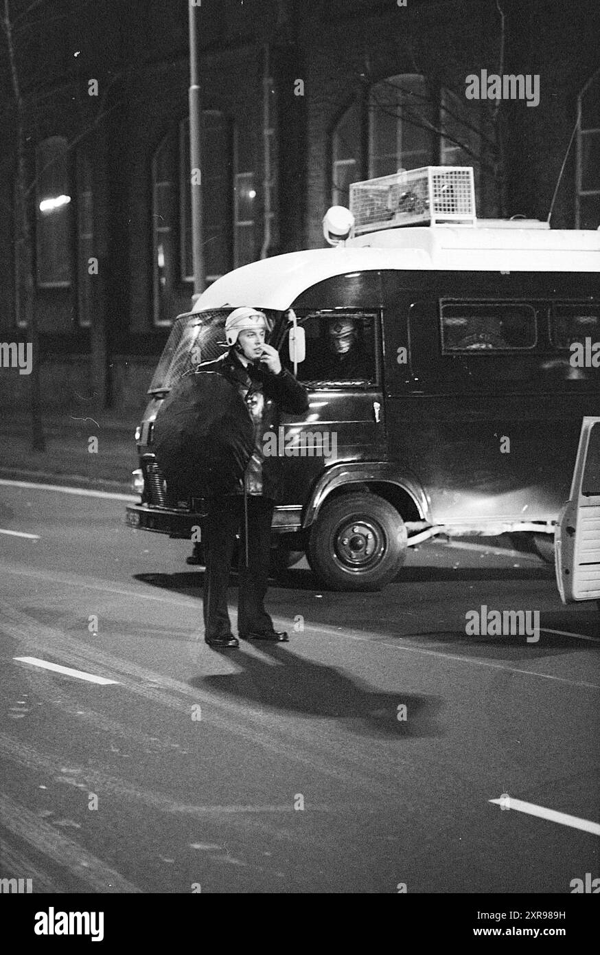 Neujahr bei IJmondtrekkers, Neujahr, 01-01-1978, Whizgle Dutch News: Historische Bilder für die Zukunft. Erkunden Sie die Vergangenheit der Niederlande mit modernen Perspektiven durch Bilder von niederländischen Agenturen. Verbinden der Ereignisse von gestern mit den Erkenntnissen von morgen. Begeben Sie sich auf eine zeitlose Reise mit Geschichten, die unsere Zukunft prägen. Stockfoto