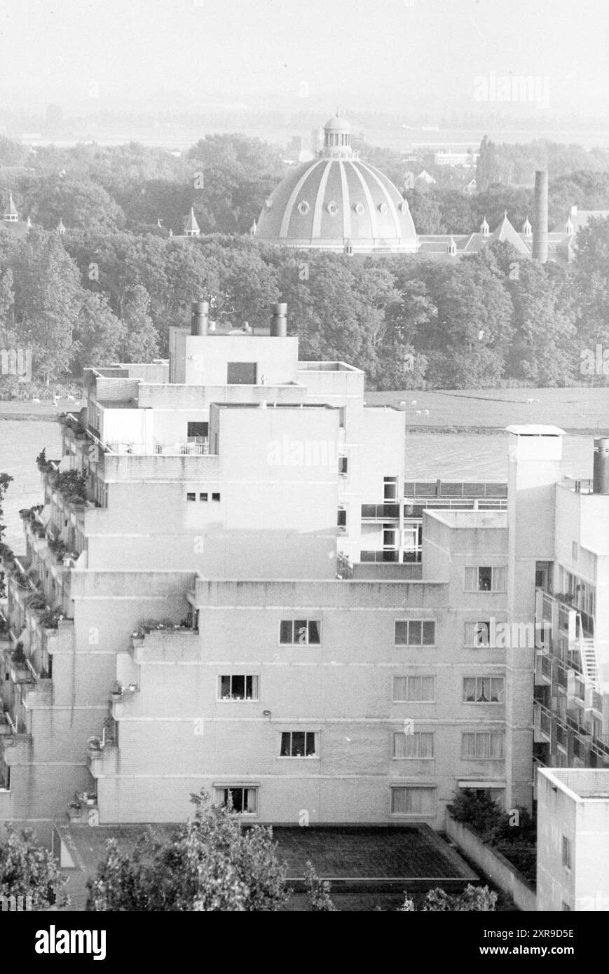 Blick aus der Höhe auf Hageveld, Heemstede, Niederlande, 09-06-1994, Whizgle Dutch News: Historische Bilder zugeschnitten auf die Zukunft. Erkunden Sie die Vergangenheit der Niederlande mit modernen Perspektiven durch Bilder von niederländischen Agenturen. Verbinden der Ereignisse von gestern mit den Erkenntnissen von morgen. Begeben Sie sich auf eine zeitlose Reise mit Geschichten, die unsere Zukunft prägen. Stockfoto