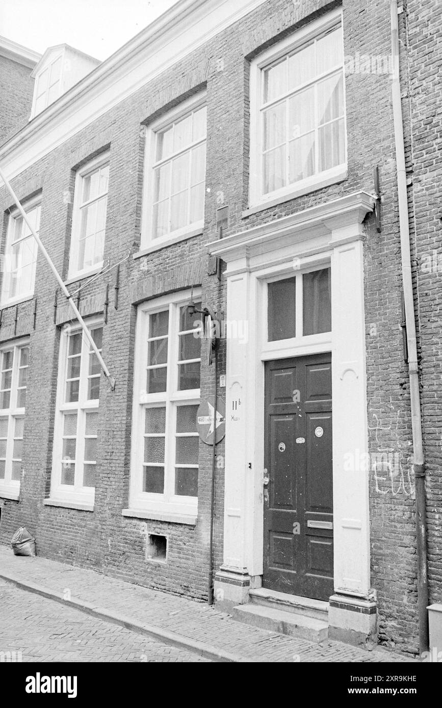 Erw. Zoetestraat 11 B, Kamis [Catholic Migration Foundation], Exterior, 05-04-1979, Whizgle Dutch News: Historical Images Tailored for the Future. Erkunden Sie die Vergangenheit der Niederlande mit modernen Perspektiven durch Bilder von niederländischen Agenturen. Verbinden der Ereignisse von gestern mit den Erkenntnissen von morgen. Begeben Sie sich auf eine zeitlose Reise mit Geschichten, die unsere Zukunft prägen. Stockfoto