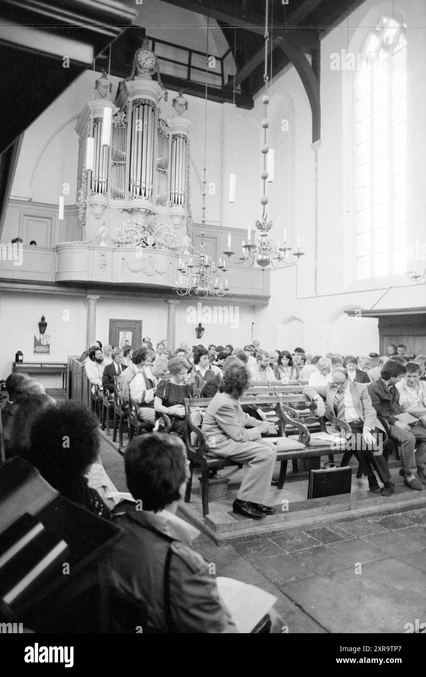 Orgelspiel Wallonische Kirche, Orgeln und Organisten, 29-07-1988, Whizgle Dutch News: Historical Images Tailored for the Future. Erkunden Sie die Vergangenheit der Niederlande mit modernen Perspektiven durch Bilder von niederländischen Agenturen. Verbinden der Ereignisse von gestern mit den Erkenntnissen von morgen. Begeben Sie sich auf eine zeitlose Reise mit Geschichten, die unsere Zukunft prägen. Stockfoto