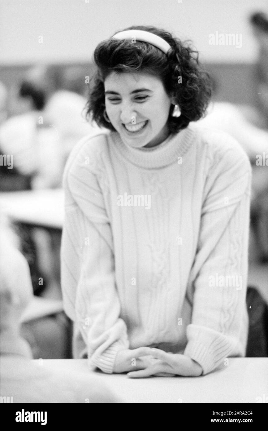 Councilor H. Elmar, Green Left, 01-11-1993, Whizgle Dutch News: Historical Images Tailored for the Future. Erkunden Sie die Vergangenheit der Niederlande mit modernen Perspektiven durch Bilder von niederländischen Agenturen. Verbinden der Ereignisse von gestern mit den Erkenntnissen von morgen. Begeben Sie sich auf eine zeitlose Reise mit Geschichten, die unsere Zukunft prägen. Stockfoto