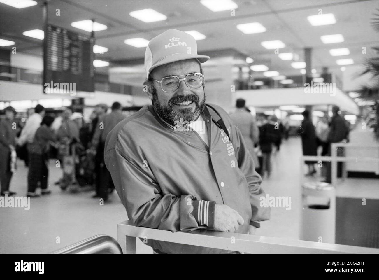 John Barrett Baseballumpire, Baseball, 19. 11. 1986, Whizgle Dutch News: Historical Images Tailored for the Future. Erkunden Sie die Vergangenheit der Niederlande mit modernen Perspektiven durch Bilder von niederländischen Agenturen. Verbinden der Ereignisse von gestern mit den Erkenntnissen von morgen. Begeben Sie sich auf eine zeitlose Reise mit Geschichten, die unsere Zukunft prägen. Stockfoto