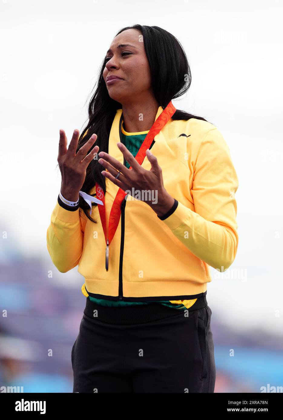 Chelsea Hammond-Ross erhält ihre neu zugeteilte Olympische Bronzemedaille der Olympischen Spiele 2008 in Peking im Trocadéro-Champions Park, am vierzehnten Tag der Olympischen Spiele 2024 in Frankreich. Bilddatum: Freitag, 9. August 2024. Stockfoto