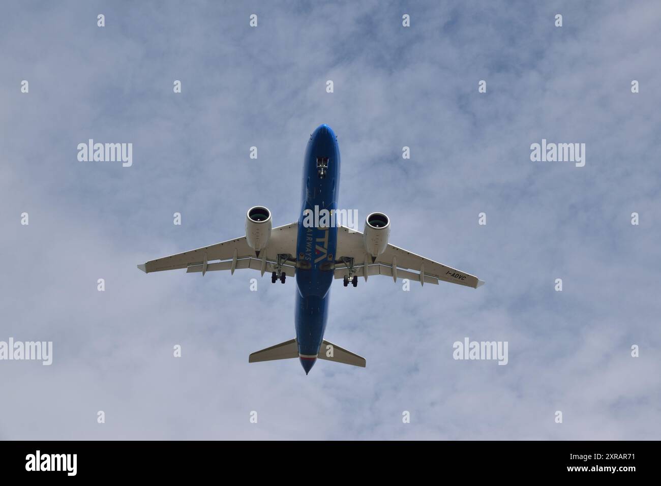 ITA Airways Airbus A220-100 I-ADVC landet am Flughafen London City in den Docklands Stockfoto