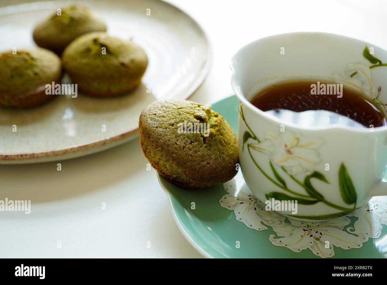 Matcha Green Tea Desserts Nahaufnahme von Matcha Green Tea Cupcakes Stockfoto