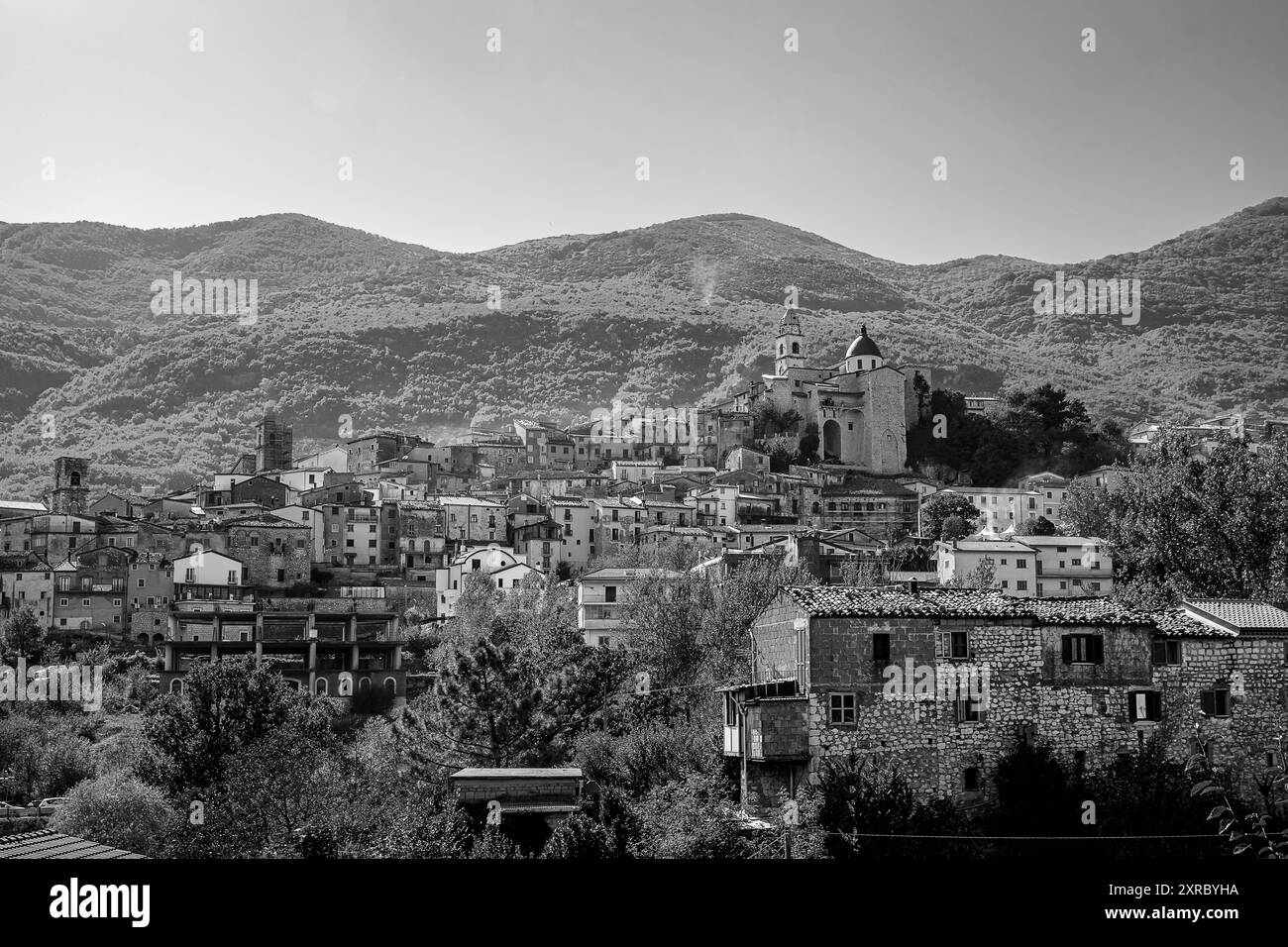 Das Dorf Cusano Mutri, ein kleines mittelalterliches Dorf in Benevento, das für sein Porcini-Pilzfest bekannt ist Stockfoto