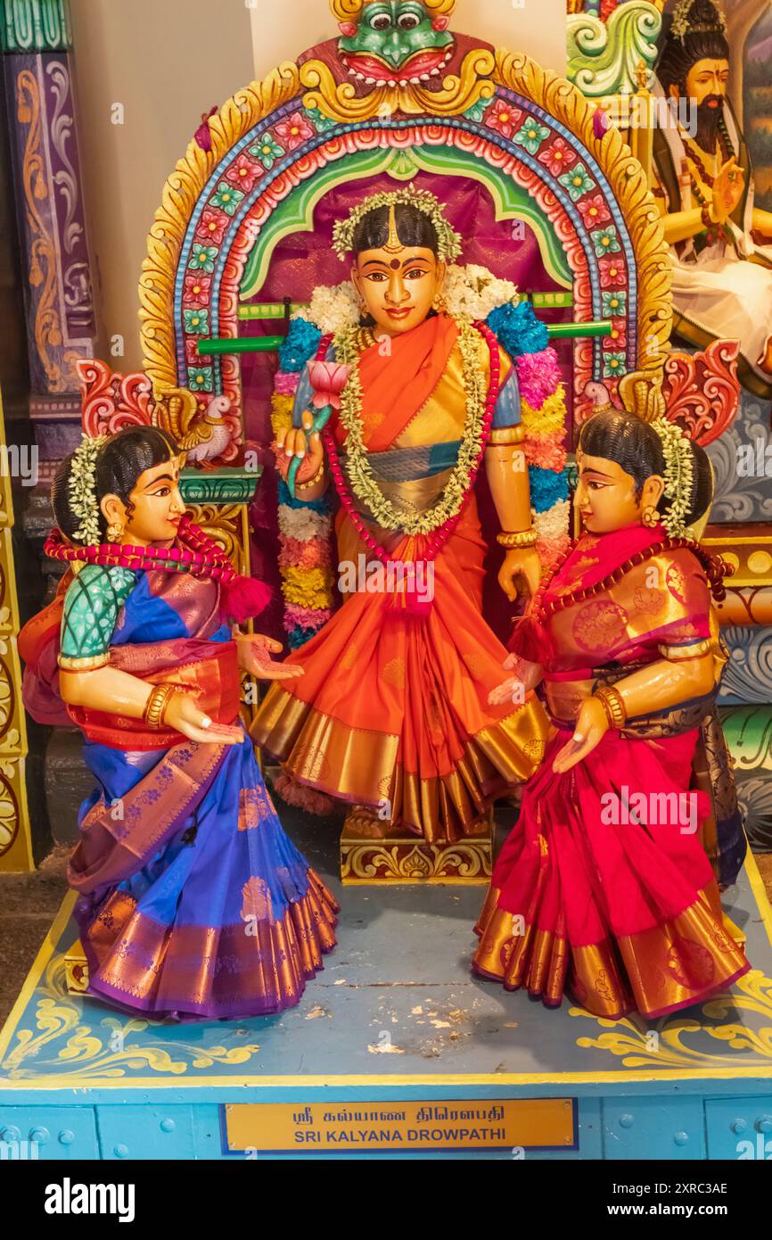 Asien, Singapur, Chinatown, Sri Mariamman Tempel, Statue der hinduistischen Gottheiten Stockfoto