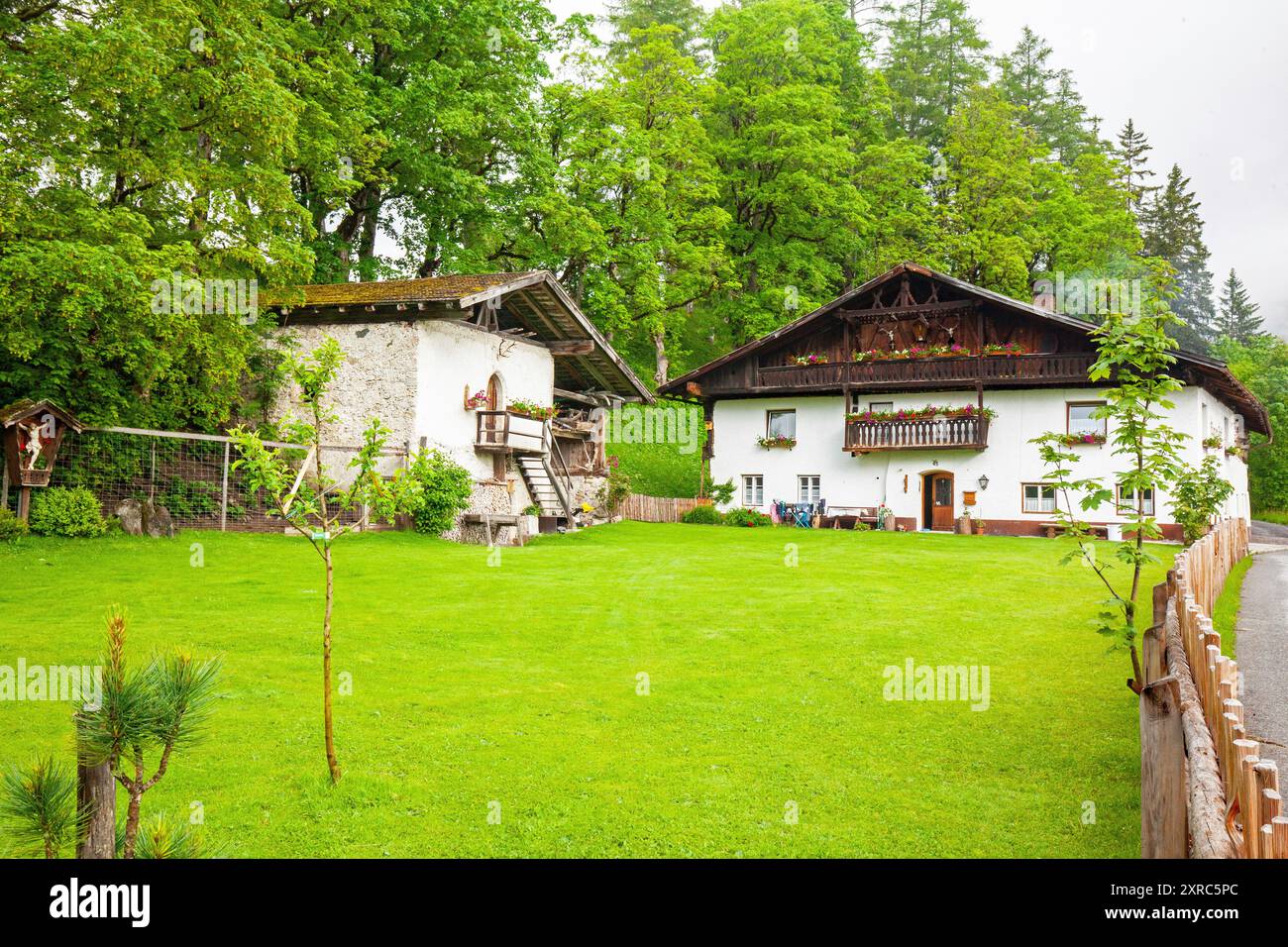Historisches Bauernhaus im Tiroler Leutasch-Tal Stockfoto