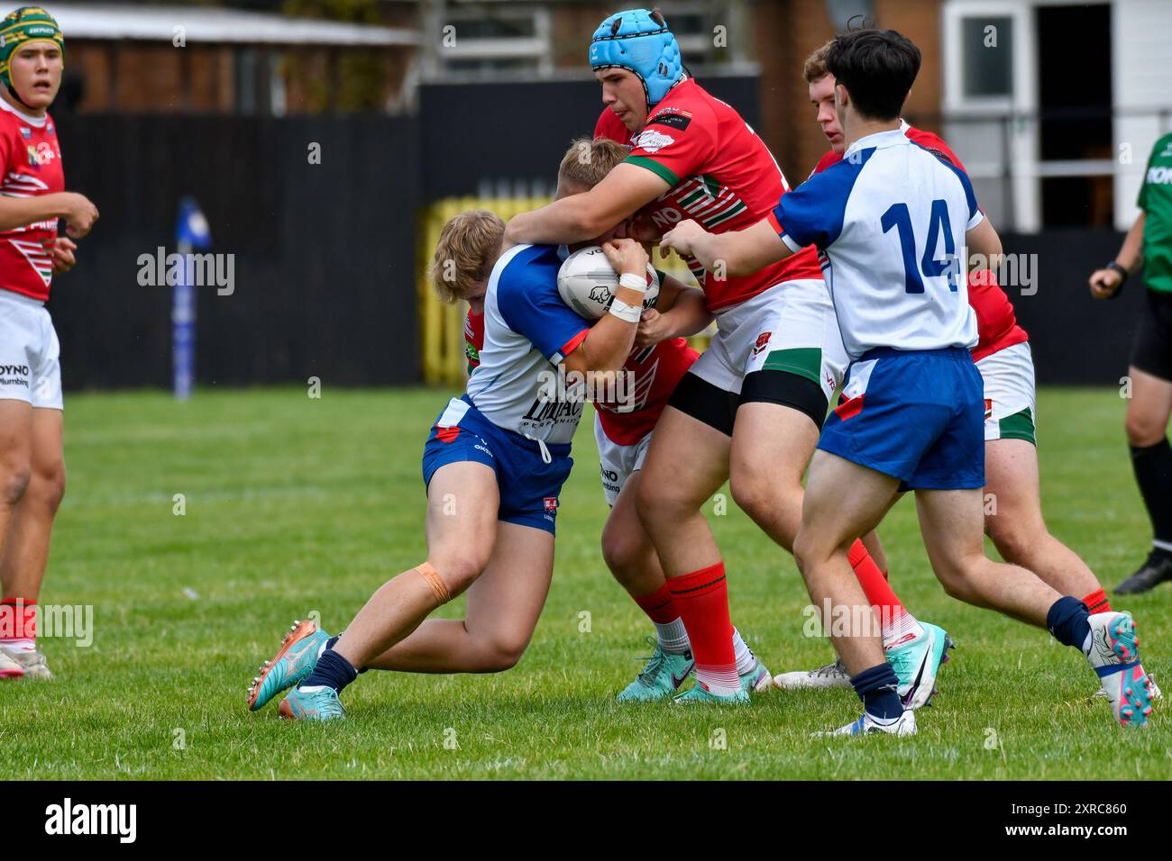 Neath, Wales. 3. August 2024. Jake Sheppard aus Wales fährt am 3. August 2024 für die Try Line während des U16 Four Nations Rugby League Championship-Spiels zwischen Wales und England Community Lions im Lextan Gnoll in Neath, Wales, Großbritannien. Quelle: Duncan Thomas/Majestic Media. Stockfoto