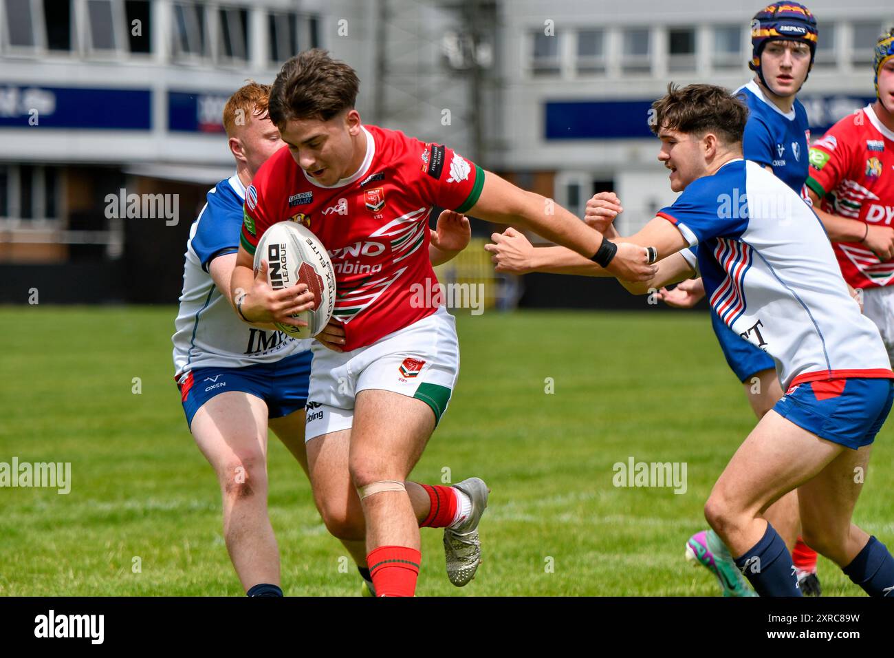 Neath, Wales. 3. August 2024. Morgan Marozzelli aus Wales fährt am 3. August 2024 für die Try Line während des U16 Four Nations Rugby League Championship-Spiels zwischen Wales und England Community Lions im Lextan Gnoll in Neath, Wales. Quelle: Duncan Thomas/Majestic Media. Stockfoto