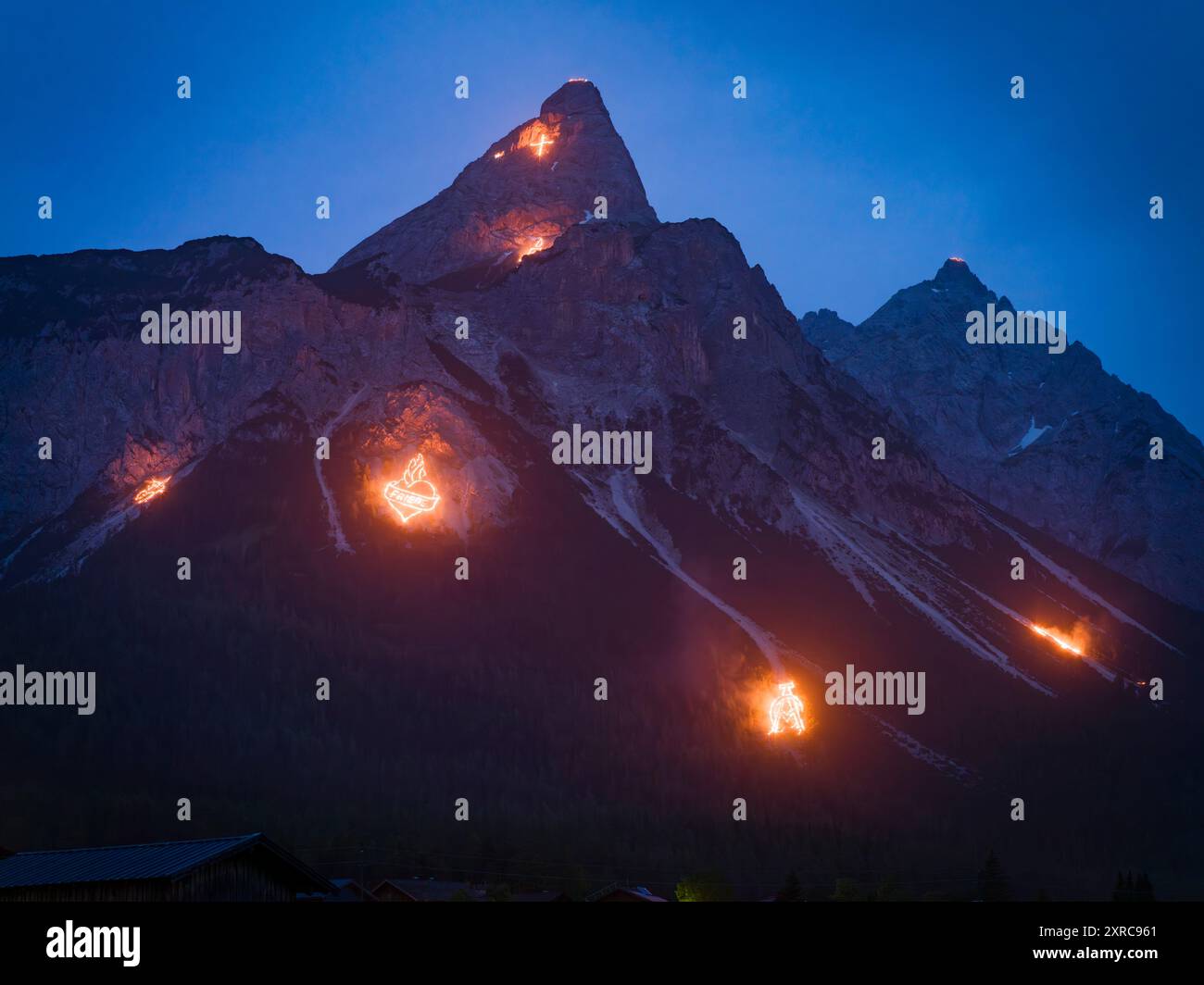 Tiroler Zugspitz Arena, Mittsommerfeuer, Tirol, Österreich Stockfoto