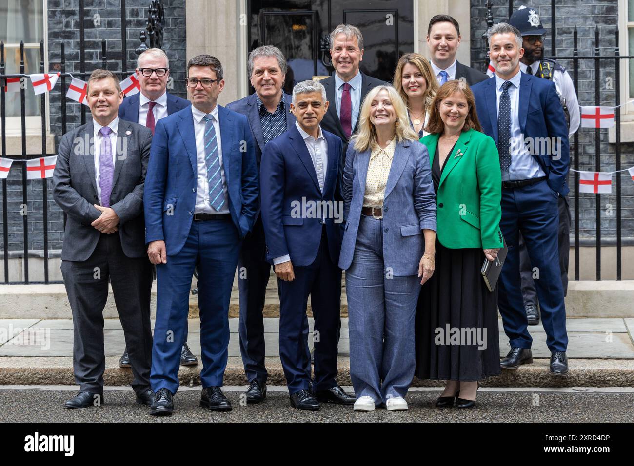 Der erste Rundtisch mit englischen Bürgermeistern und Premierminister Keir Starmer findet in der Downing Street statt, an dem Bürgermeister von Cambridgeshire und Peterborough Nik Johnson, Bürgermeister von West Midlands Richard Parker, Bürgermeister von Greater Manchester Andy Burnham, Bürgermeister des Westenglands Dan Norris, Bürgermeister von London Sadiq Khan, Steve Rotheram, Bürgermeister von West Yorkshire Tracy Brabin, Bürgermeister von North East Kim McGuinness, Bürgermeister von East Midlands Claire Ward, Bürgermeister von York und North Yorkshire David Skaith Wo: London, Vereinigtes Königreich Wann: 09 Jul 2024 Kredit: Phil Lewis Stockfoto