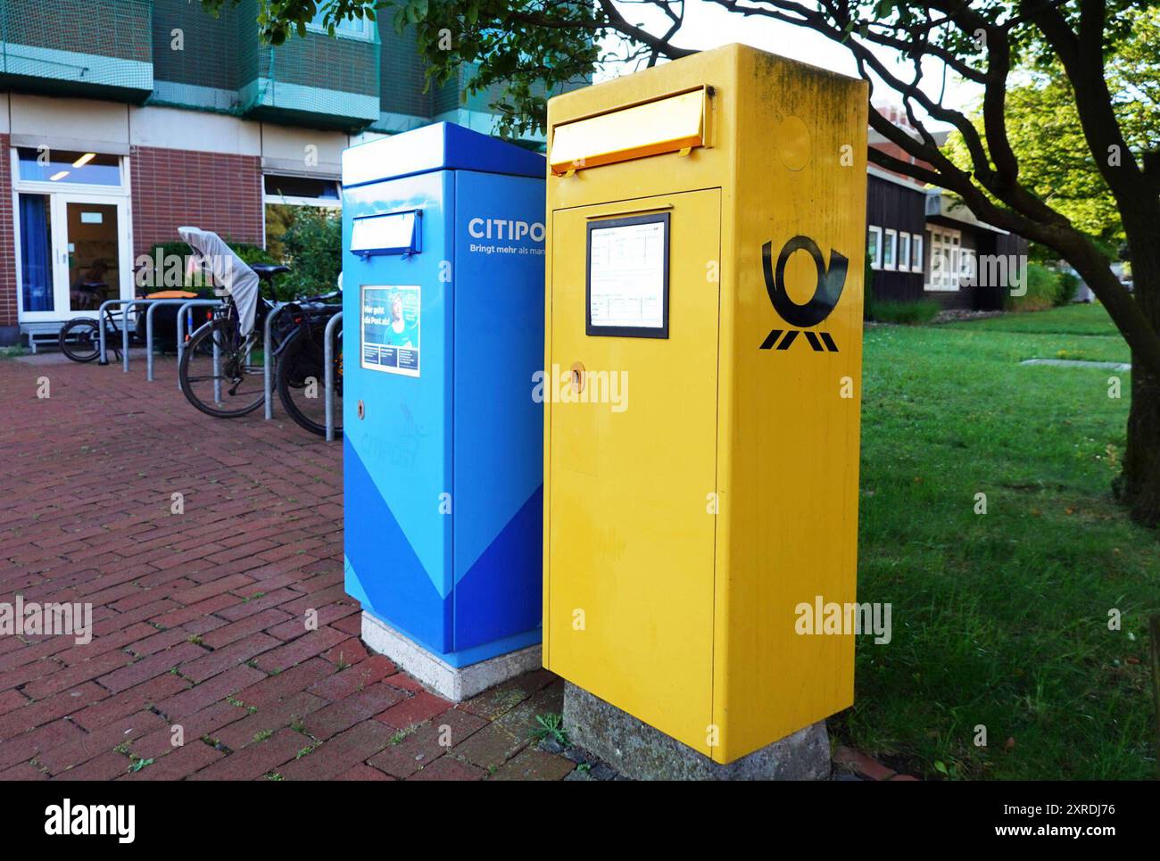 Briefkästen von Deutsche Bundespost gegen Citipost - geehen am 29.07.2024 *** Briefkästen der Deutschen Bundespost gegen Citipost gesehen am 29 07 2024 Stockfoto