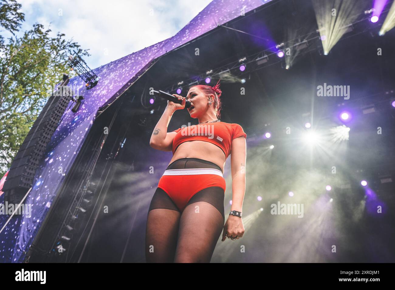 Skanderborg, Dänemark. August 2024. Der amerikanische Sänger und Songwriter Upsahl gibt ein Live-Konzert während des dänischen Musikfestivals SmukFest 2024 in Skanderborg. Quelle: Gonzales Photo/Alamy Live News Stockfoto