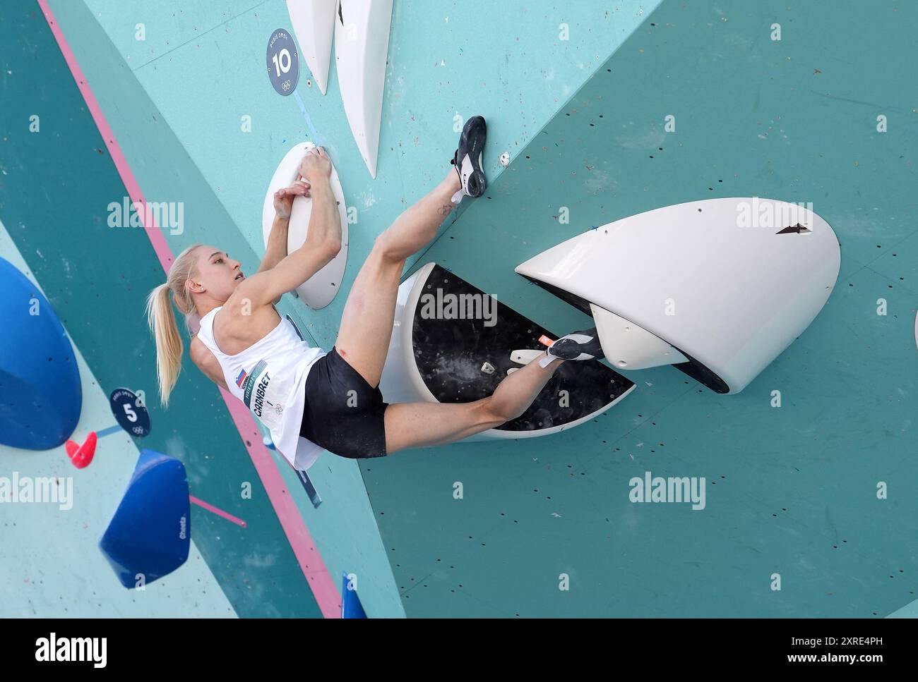 Slowenierin Janja Garnbret beim Women's Boulder & Lead, Finale am 15 ...
