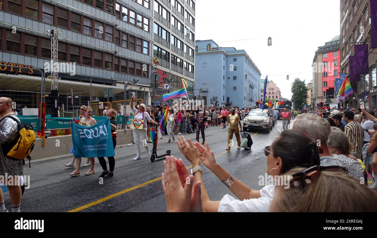 Stockholm, Schweden, 3. August 2024. Homosexueller-Stolz. Ein Blick auf die Parade im Stadtzentrum. Stockfoto