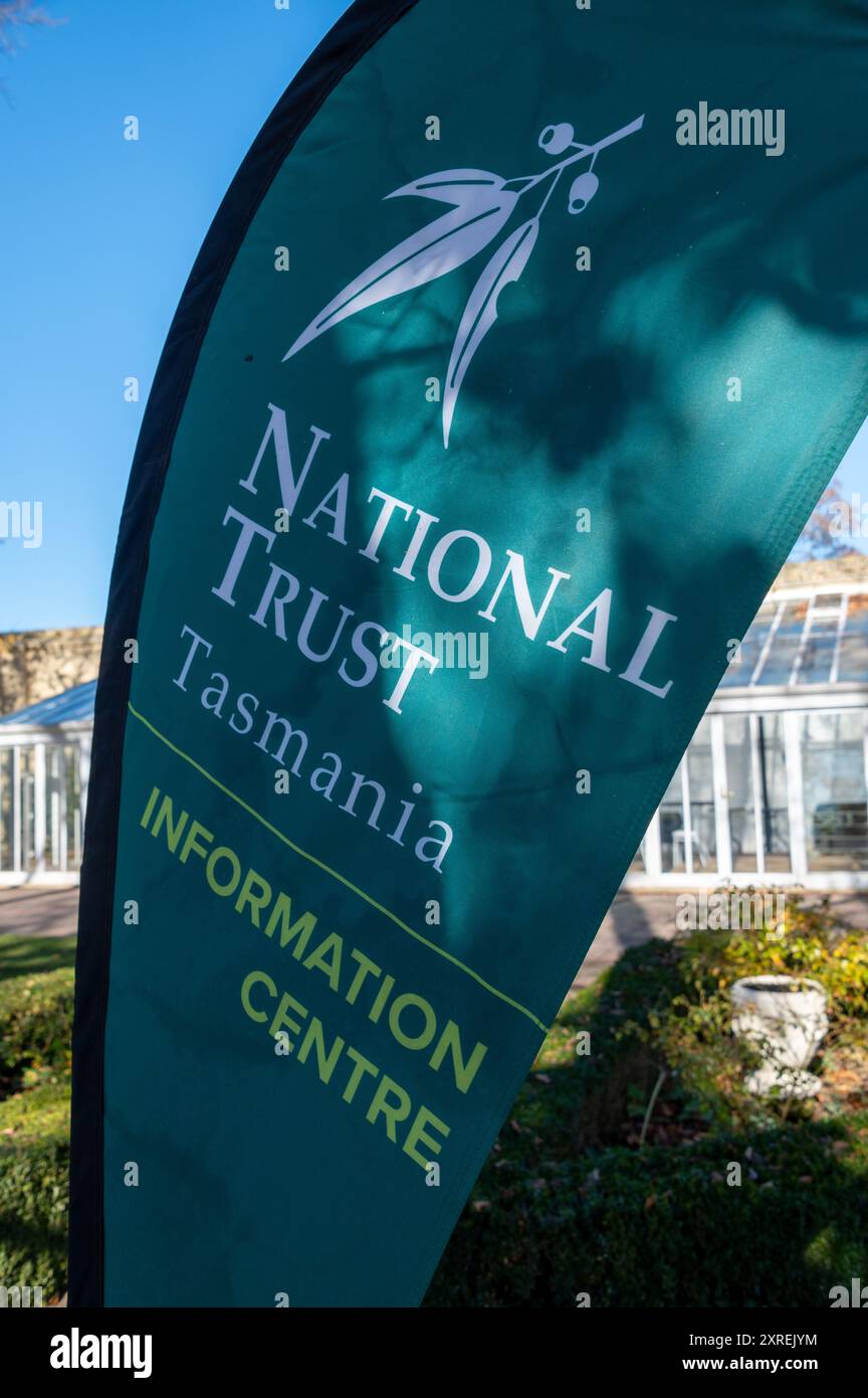 Ein Wimpel auf einem der Grundstücke des National Trust of Tasmania im australischen Bundesstaat Tasmania Stockfoto