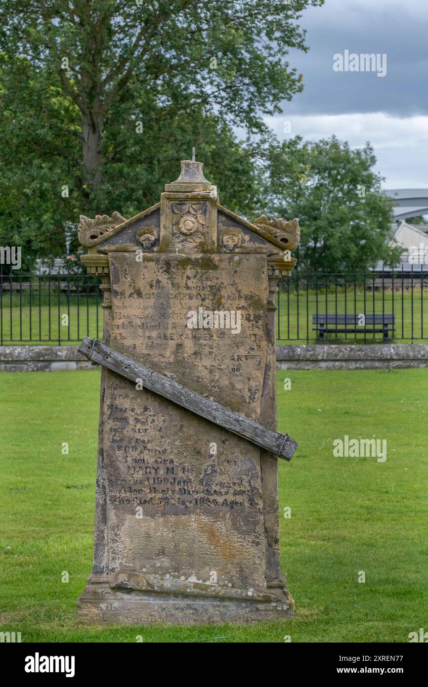 Moray, Schottland, Großbritannien; 3. August 2024: Elgin Cathedral, eine historische Ruine in Elgin im August. Stockfoto