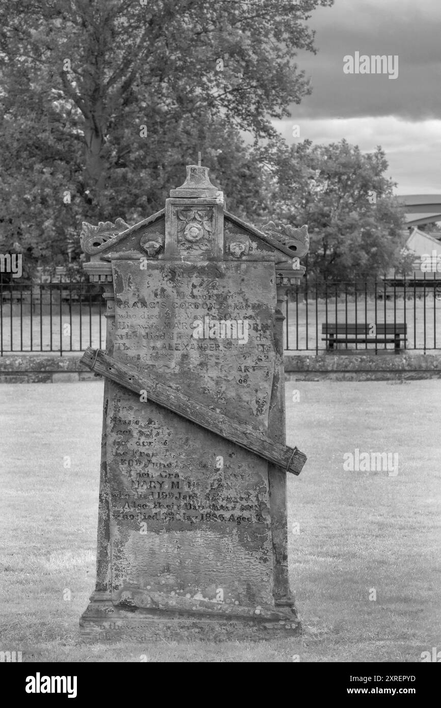 Moray, Schottland, Großbritannien; 3. August 2024: Elgin Cathedral, eine historische Ruine in Elgin im August. Stockfoto