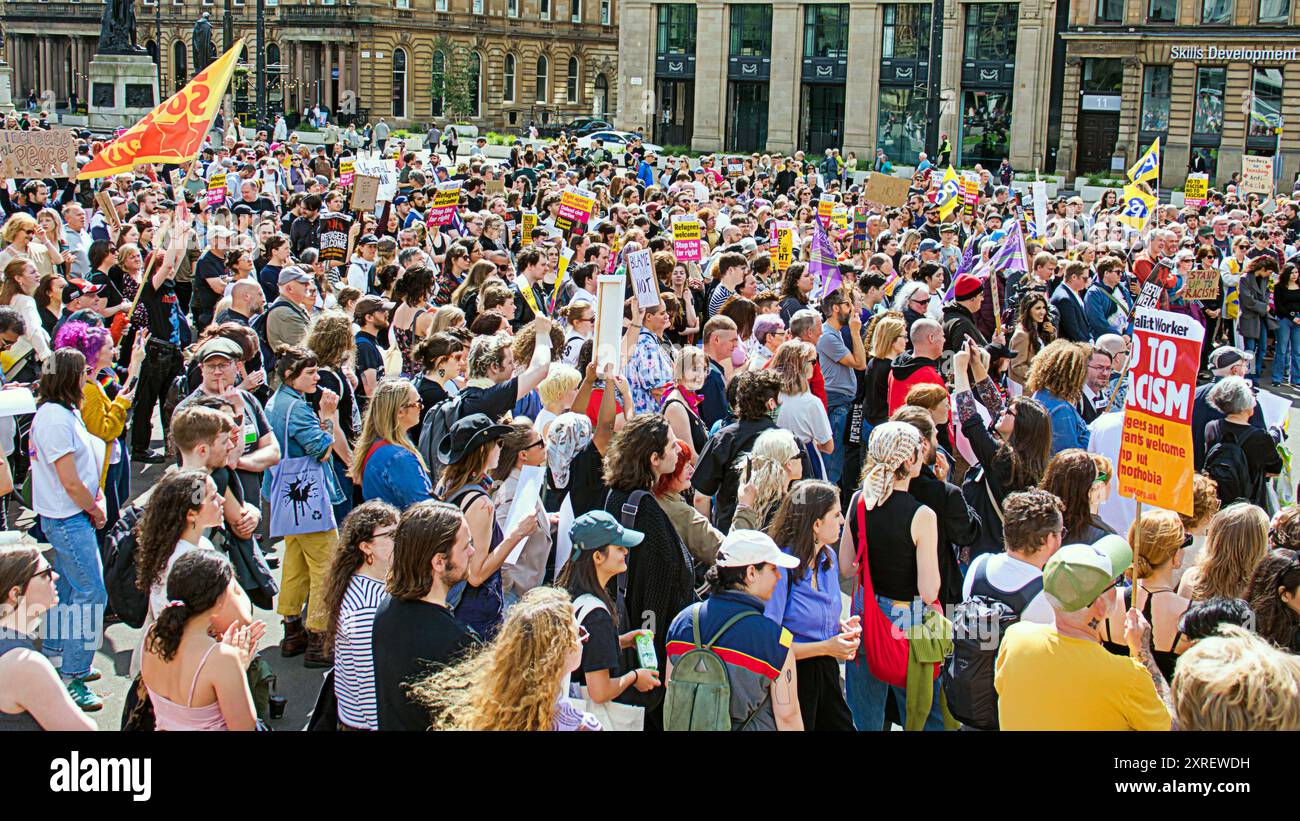 Glasgow, Schottland, Großbritannien, 10. August 2024. Auf der Anti-Faschisten-Kundgebung auf dem george Square nahmen Tausende im Zentrum der Stadt Teil. Credit Gerard Ferry /Alamy Live News Stockfoto