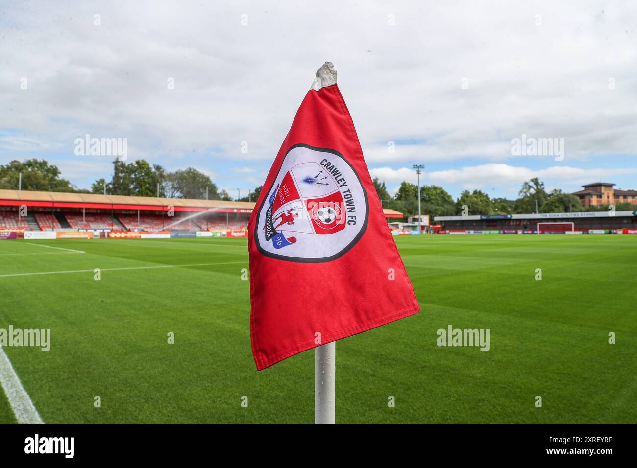 Crawley, Großbritannien. August 2024. Ein allgemeiner Blick auf das Broadfield Stadium, Heimstadion von Crawley Town vor dem Sky Bet League 1 Spiel Crawley Town gegen Blackpool im Broadfield Stadium, Crawley, Großbritannien, 10. August 2024 (Foto: Gareth Evans/News Images) in Crawley, Großbritannien am 10. August 2024. (Foto: Gareth Evans/News Images/SIPA USA) Credit: SIPA USA/Alamy Live News Stockfoto