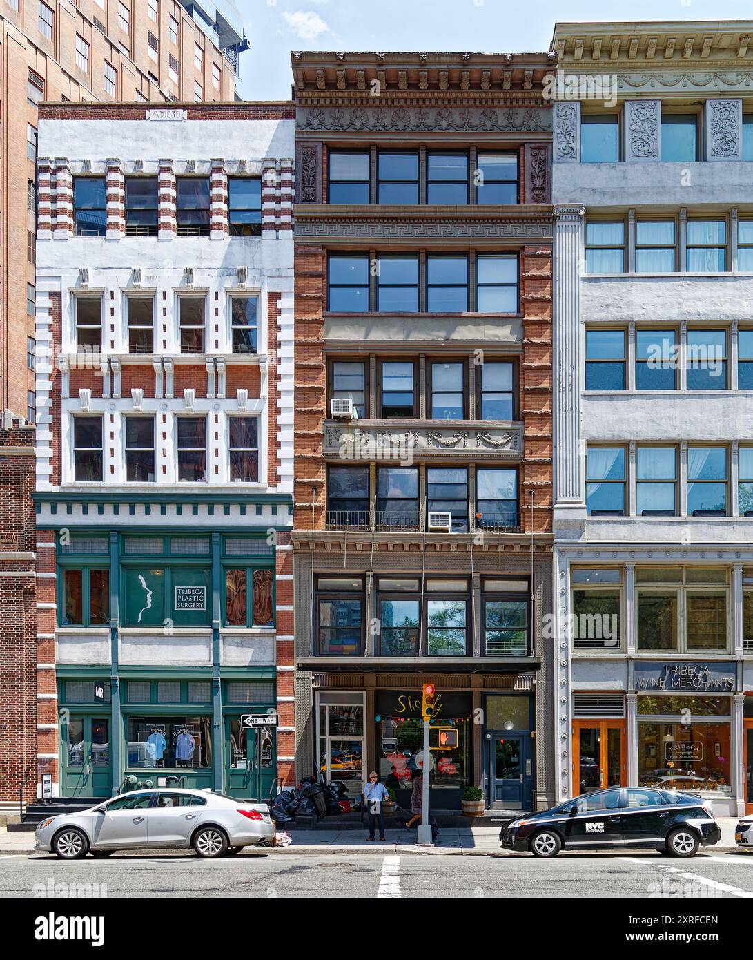 40-44 Hudson Street, Tribeca West Historic District, sind ähnlich renovierte Lofthäuser aus den späten 1800er Jahren von verschiedenen Architekten. Stockfoto