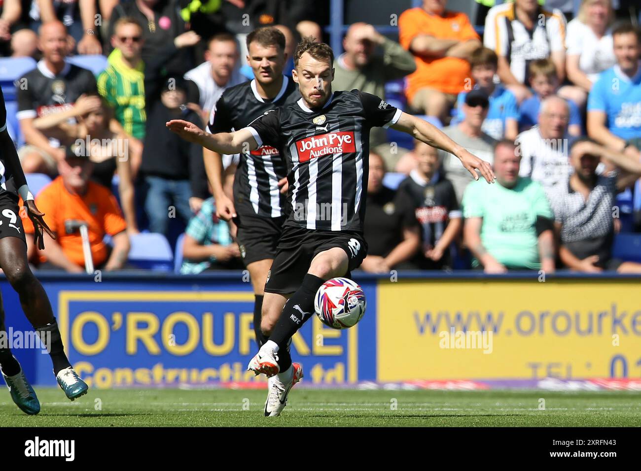 Birkenhead, Großbritannien. August 2024. Sam Austin aus Notts County in Aktion. EFL Skybet Football League Two Match, Tranmere Rovers gegen Notts County, Prenton Park, Birkenhead, Wirral am Samstag, den 10. August 2024. Dieses Bild darf nur für redaktionelle Zwecke verwendet werden. Nur redaktionelle Verwendung, .PIC von Chris Stading/ Credit: Andrew Orchard Sportfotografie/Alamy Live News Stockfoto