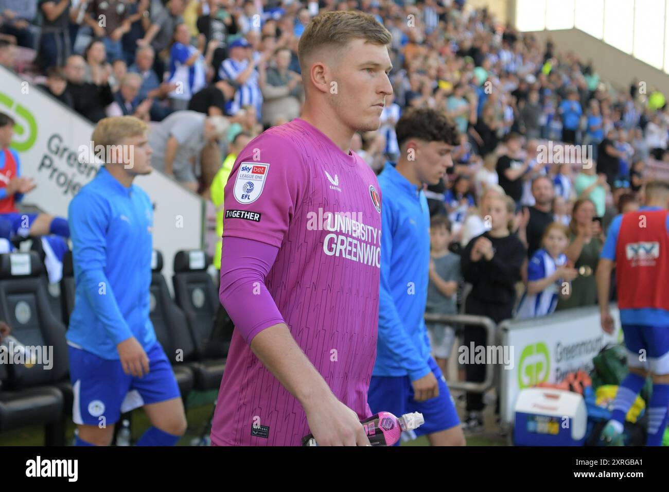 Wigan, England. August 2024. Will Mannion von Charlton Athletic vor dem Spiel der Sky Bet EFL League One zwischen Wigan Athletic und Charlton Athletic im Brick Community Stadium. Kyle Andrews/Alamy Live News Stockfoto