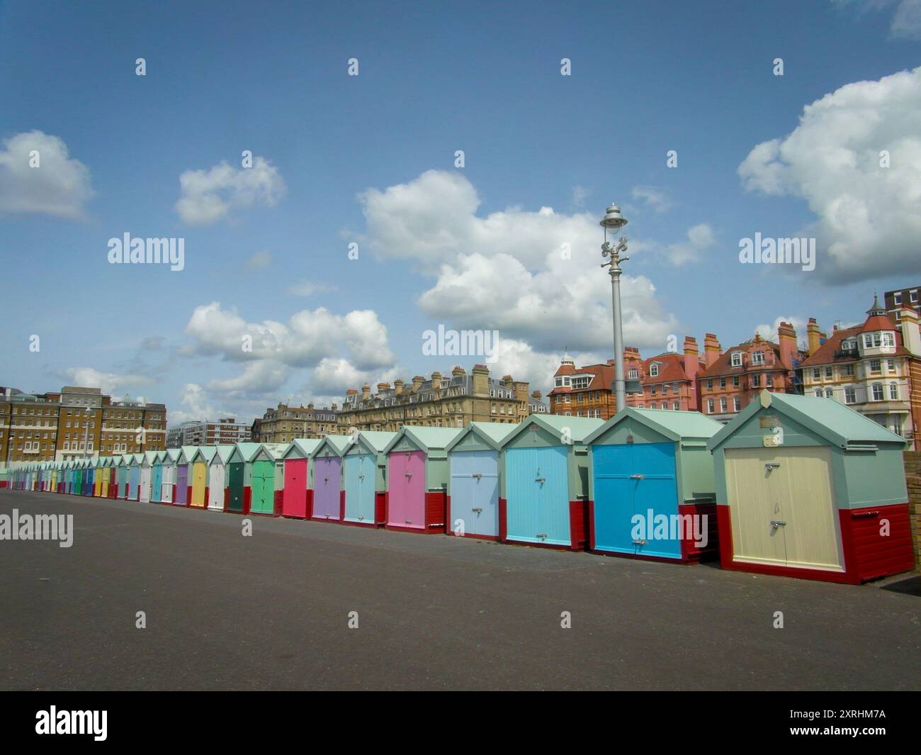 Strandhütten, Brighton & Hove Stockfoto