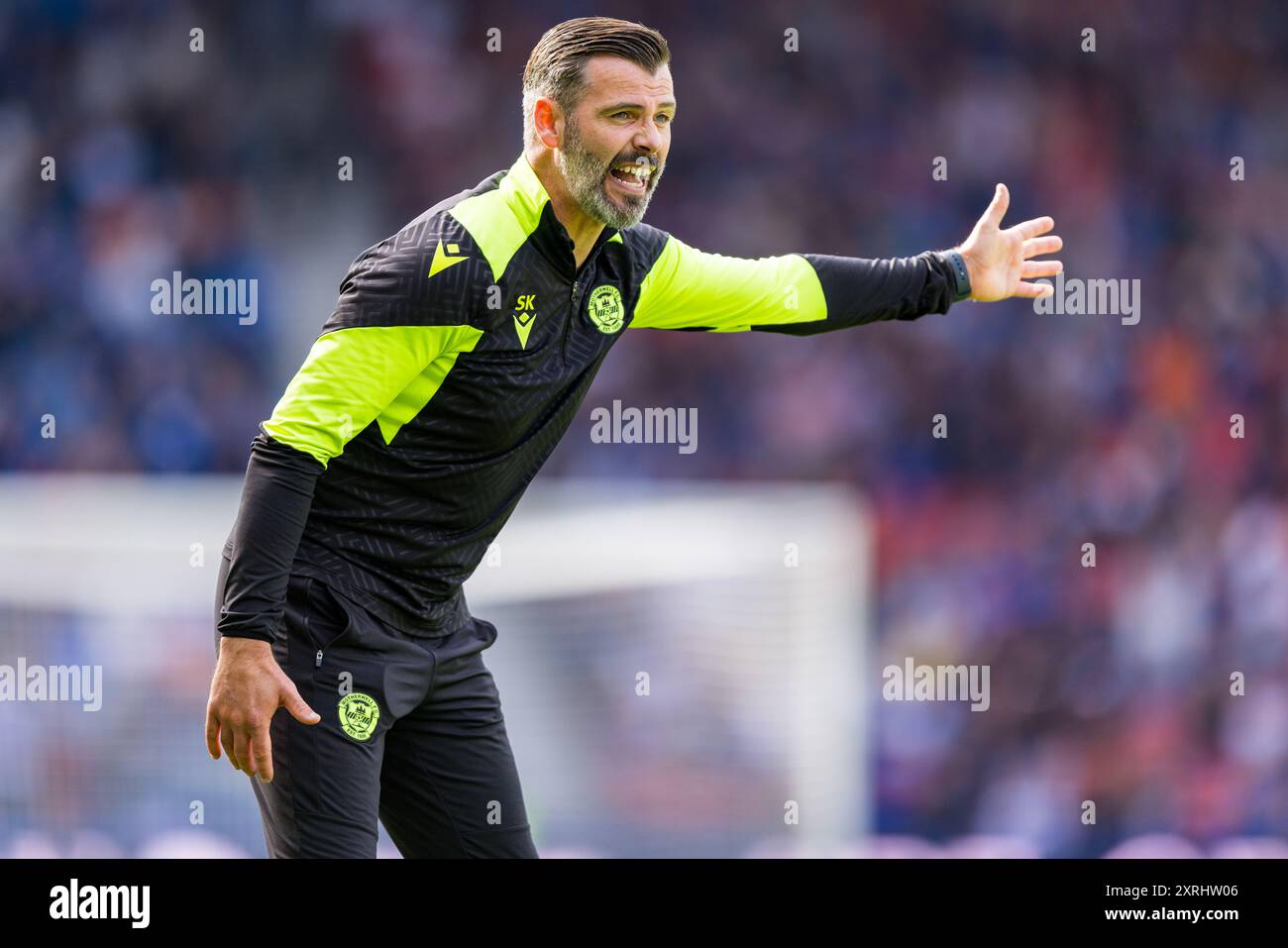 Glasgow, Schottland. August 2024. Stuart Kettlewell (Motherwell Manager) Rangers vs Motherwell - William Hill SPFL Credit: Raymond Davies / Alamy Live News Stockfoto