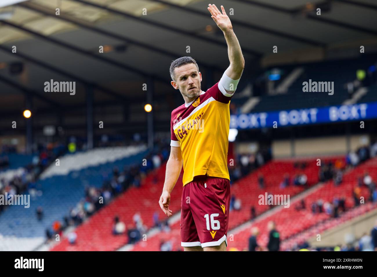 Glasgow, Schottland. August 2024. Paul McGinn (16 - Motherwell) bei Full Time Rangers vs Motherwell - William Hill SPFL Credit: Raymond Davies / Alamy Live News Stockfoto